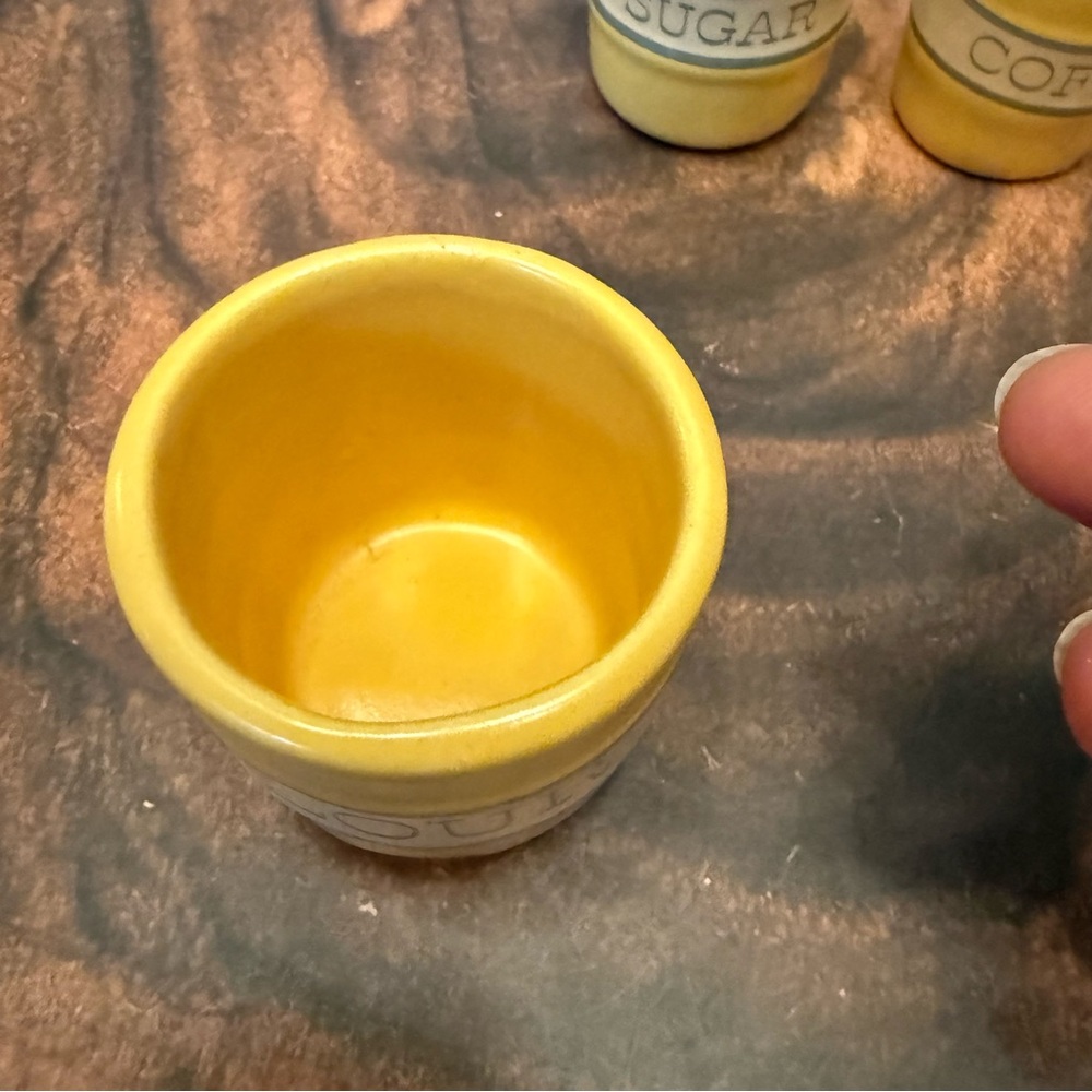 THT 1994 Tender Heart Treasure Miniature Yellow Canisters Pottery Yellow - Picture 5 of 10